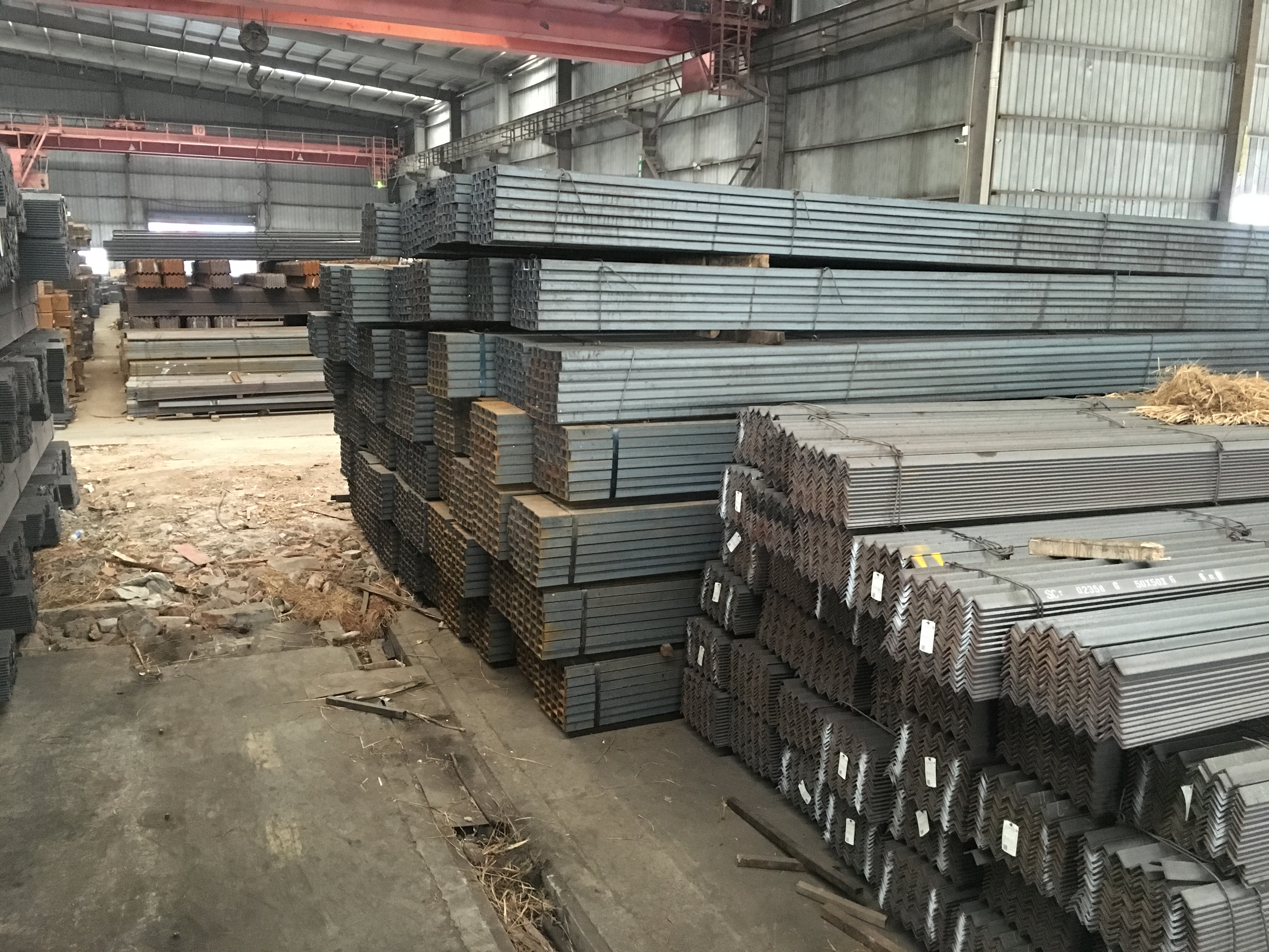 現貨批發(fā)鍍鋅角鋼 角鐵 熱軋三角鐵 國標角鋼